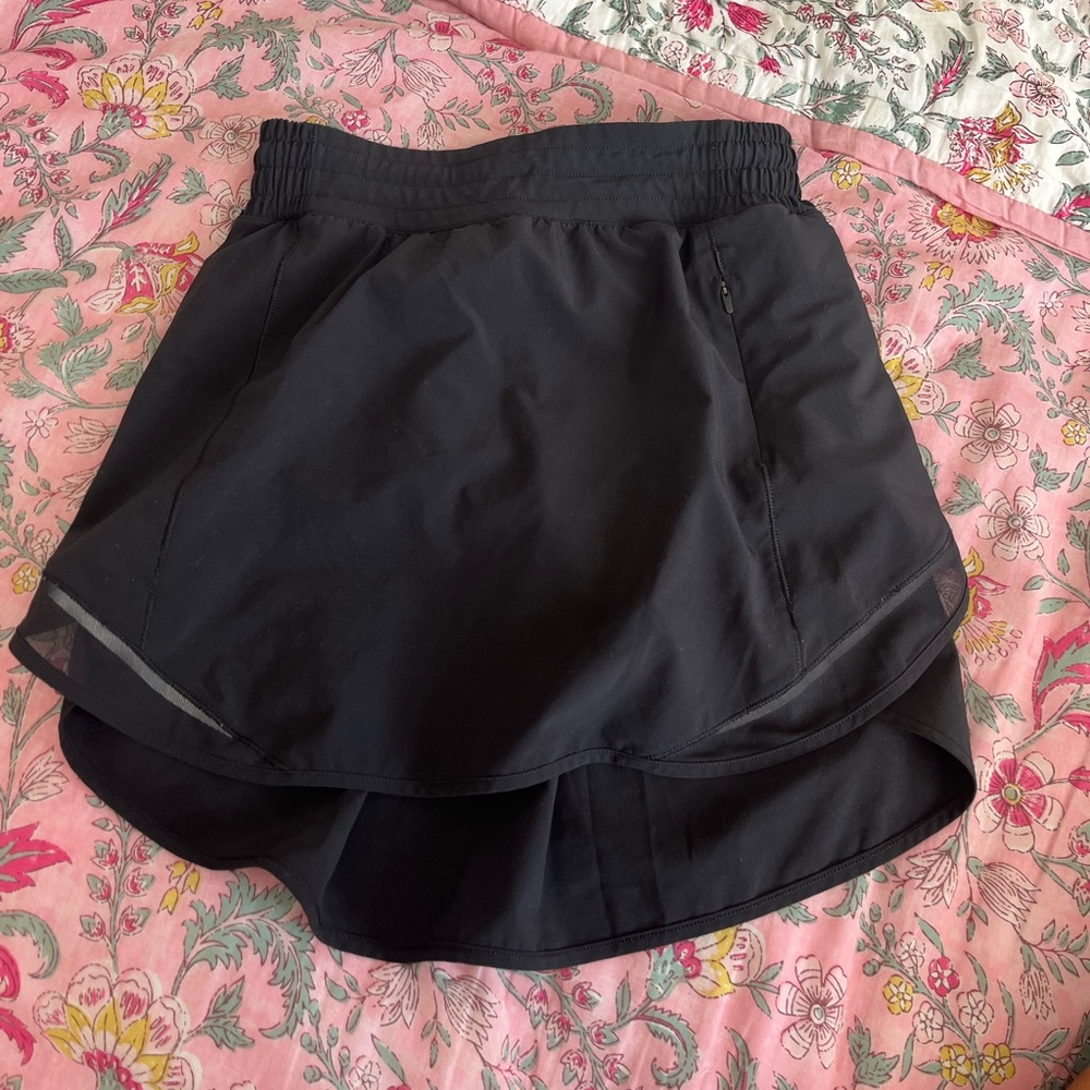 Lululemon black skirt!!!! Brand new size zero!!!!